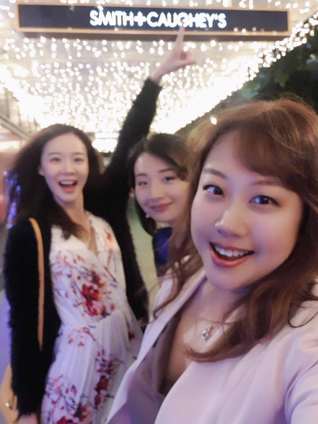 Santa Family Window Showcase